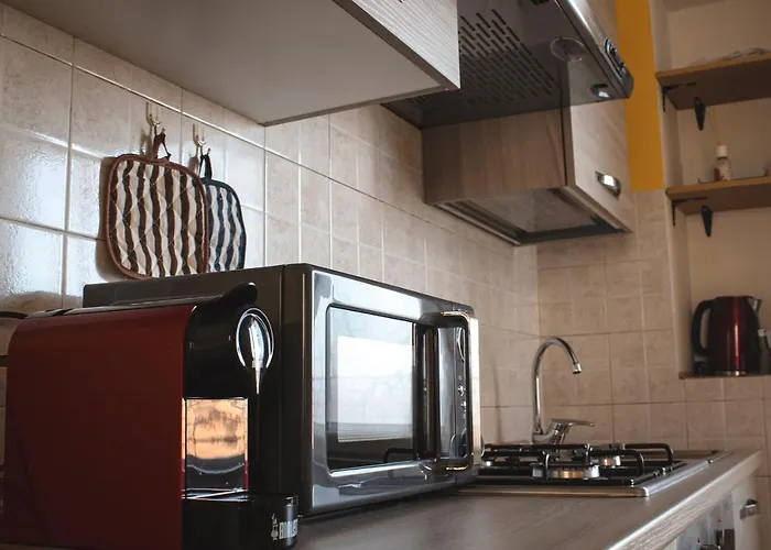 La Rosa Di Maggio La Morra